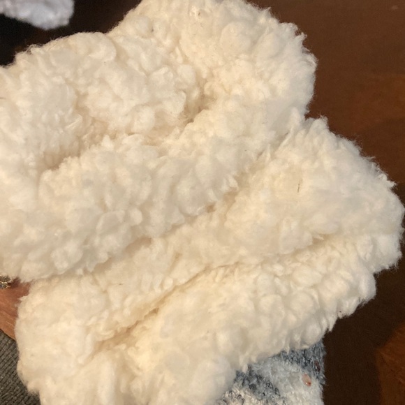 Cuddle duds Cozy Gray and White Socks - Picture 6 of 6